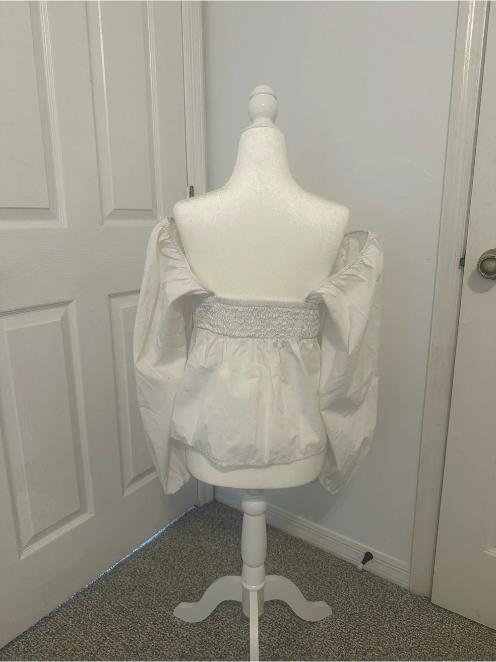 Banana Republic soft white